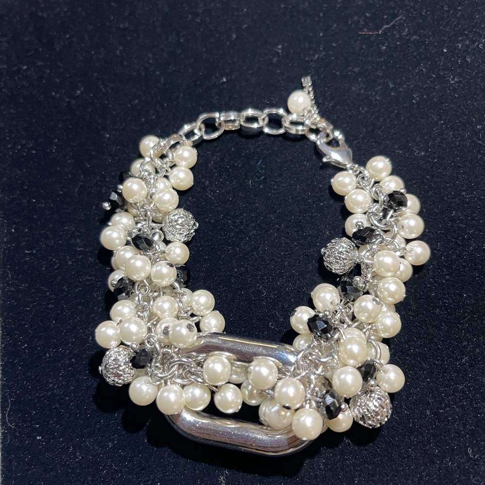 Pearl bracelet